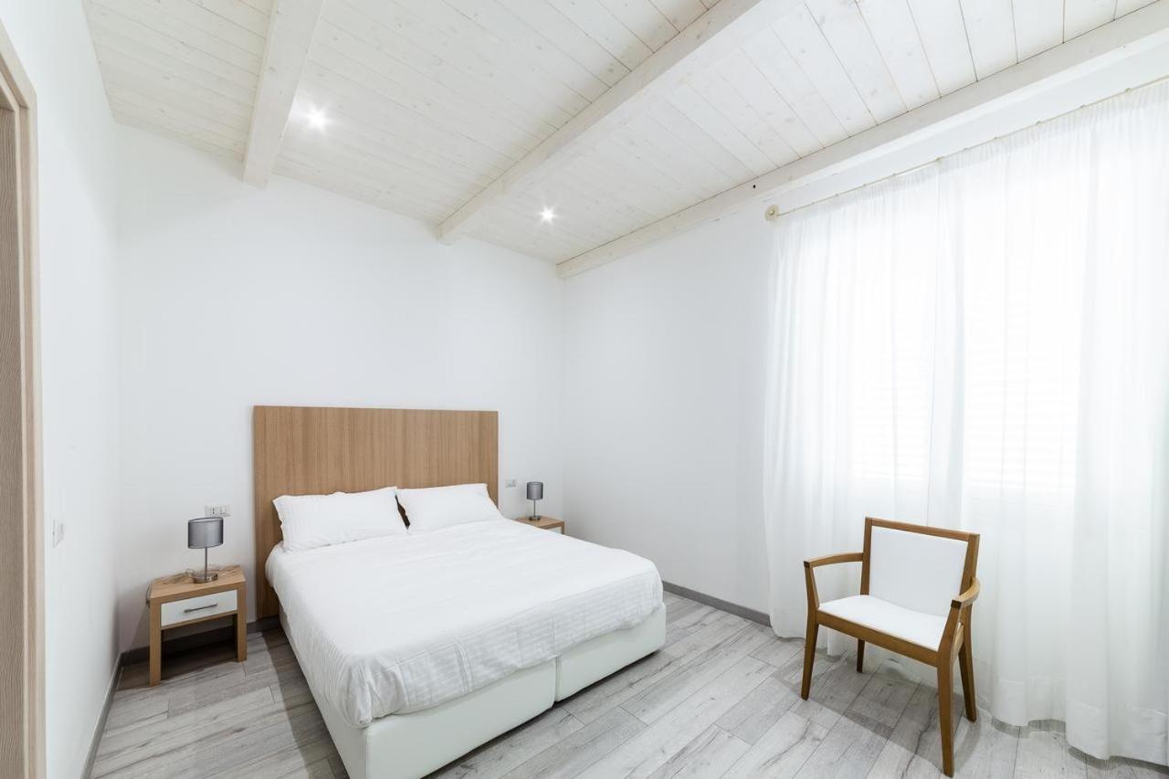 La Promenade Rooms & Suites Olbia Esterno foto