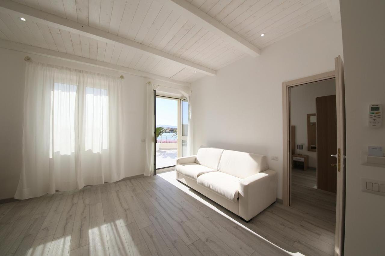 La Promenade Rooms & Suites Olbia Esterno foto