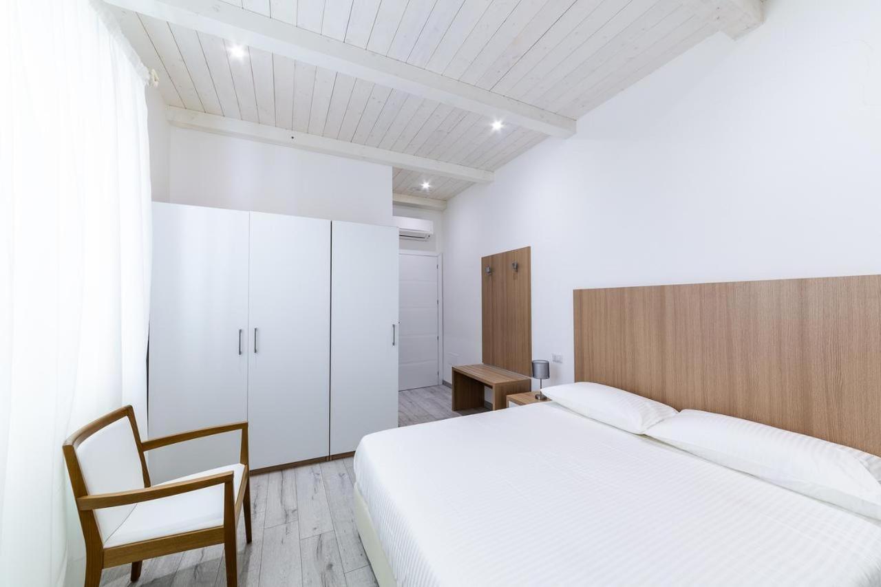 La Promenade Rooms & Suites Olbia Esterno foto